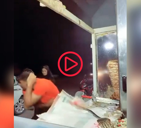 Dönerci canlı yayın yaparken silahlı saldırıya uğradı