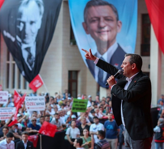 CHP Genel Başkanı Özel, Fıstık Mitinginde konuştu: 'Çare iktidarı değiştirmekte'