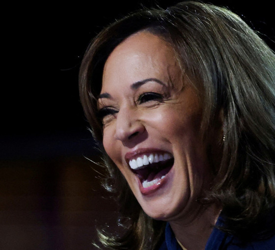 Kamala Harris, 540 milyon dolar ile bağış rekoru kırdı