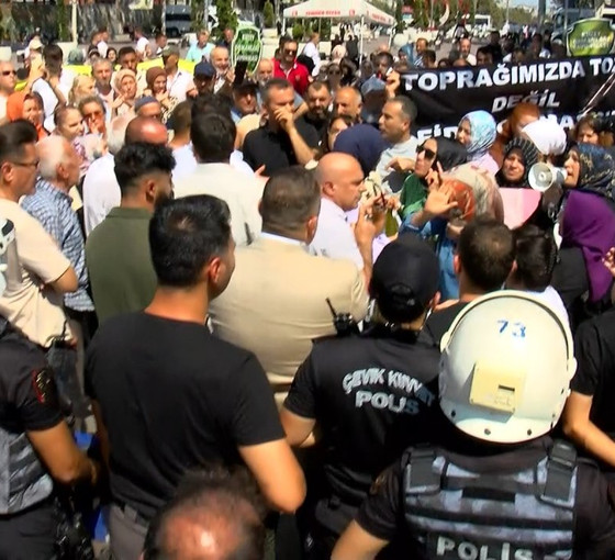 Sultangazi'de taş ocağı protestosu: Gözaltına alınanlar oldu, arbedede bir polis kalp krizi geçirdi