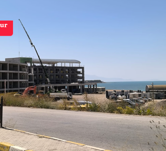 DEM Partili belediye yıkım kararı aldı: AKP'li Ölmez'in Van Gölü kıyısındaki kaçak otel inşaatı durdurulamıyor