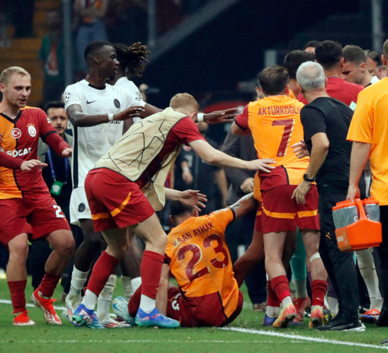 Young Boys mağlubiyeti kriz yarattı: 'Galatasaray'da bir yönetici istifa etti, olağanüstü toplantı kararı alındı'