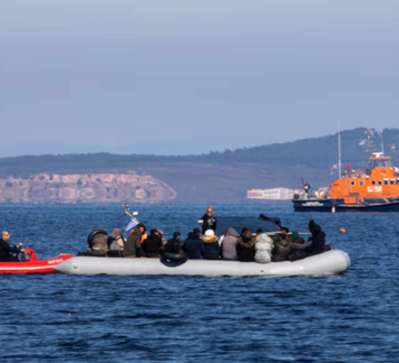 Reuters: İki Türkiye vatandaşı, insan kaçakçılığı suçlamasıyla Yunanistan'da tutuklandı