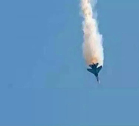 Suriye'de savaş uçağı düştü