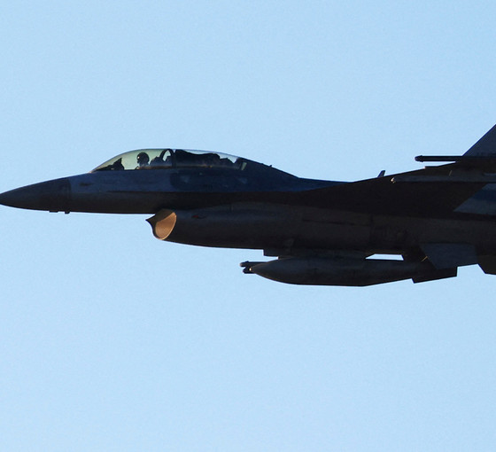 Ukrayna doğruladı: ABD yapımı F-16 uçağı düştü