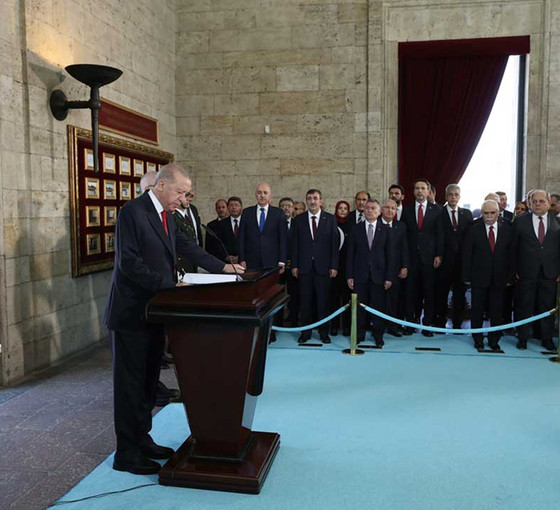 Erdoğan, Anıtkabir Özel Defteri’ne 'kızılelma'lı mesaj yazdı