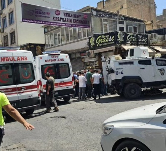 Nusaybin'de zırhlı araç motosiklete çarptı: Sürücünün ayağı kırıldı