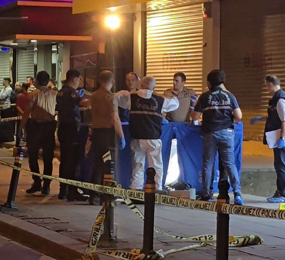 Bahçelievler'de sokakta silahlı saldırı: Bir ölü, bir yaralı