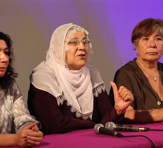İzmir'de '1 Eylül' paneli: 'Türkiye’de hayat Kürtlerin içine sinmedikçe kimsenin içine sinmez'