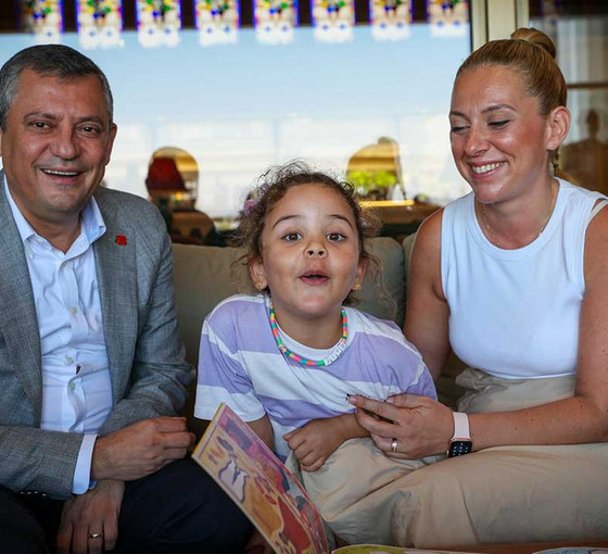 Özgür Özel, Tayfun Kahraman'ın eşi ve kızını ziyaret etti: Kötü muamele hakkında suç duyurusunda bulunacağız