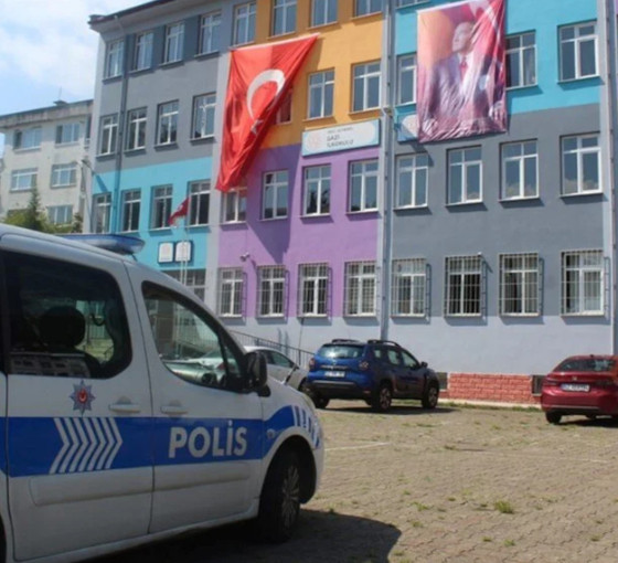 Okul bahçesinde öğretmenin aracıyla çarptığı 7 yaşındaki Miray öldü