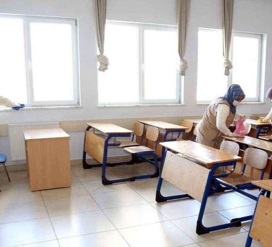 Kamuda yeni tasarruf: Okullarda temizlik görevlisi olmayacak