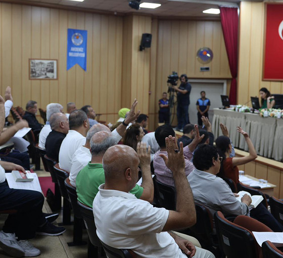 Akdeniz Belediyesi geçmiş borçlarını kapatabilmek için arsa satacak: 'Bugün arsa satmazsak yarın başka arsalara haciz gelir'