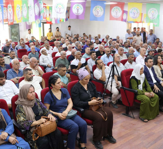 DEM Parti Viranşehir kongresinde KDP'ye eleştiri