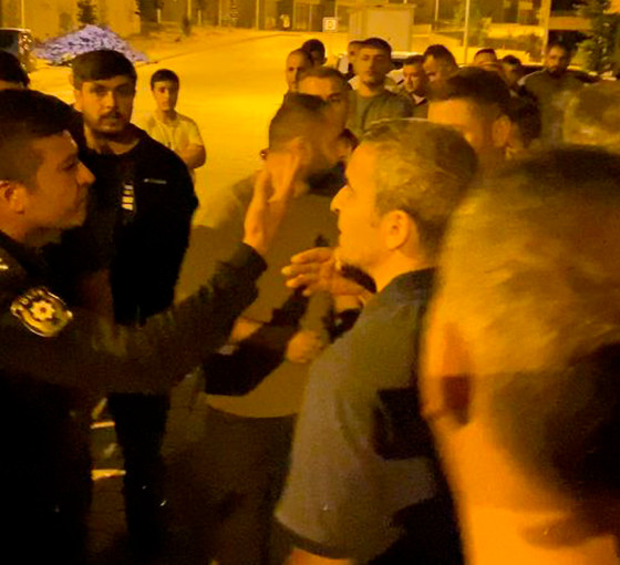 Yüksekova'da polis, apartman sakinlerini silah çekerek tehdit etti: 'Sizin zulmünüz olacağım'