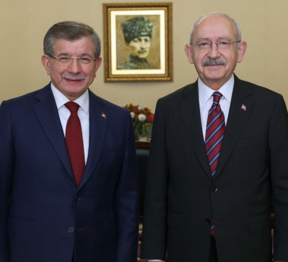 Davutoğlu'na 'çapsız' ve 'ileri derecede geri zekalı' demek ifade özgürlüğü sayıldı