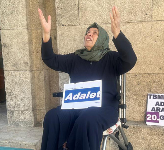 Meclis'teki adalet nöbeti 20. gününde: Emine Şenyaşar, katiller cezalandırılıncaya kadar eylemini sürdürecek