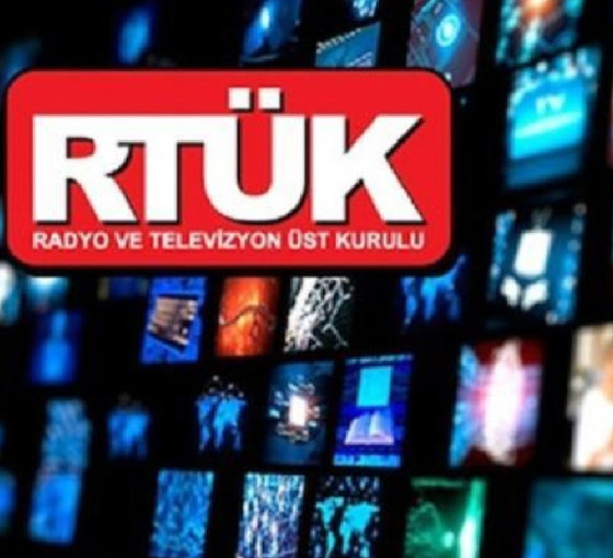 RTÜK'ten Halk TV'ye ikinci kez 'mimik' cezası: 'Spiker Bahçeli yorumuna gülümsedi'