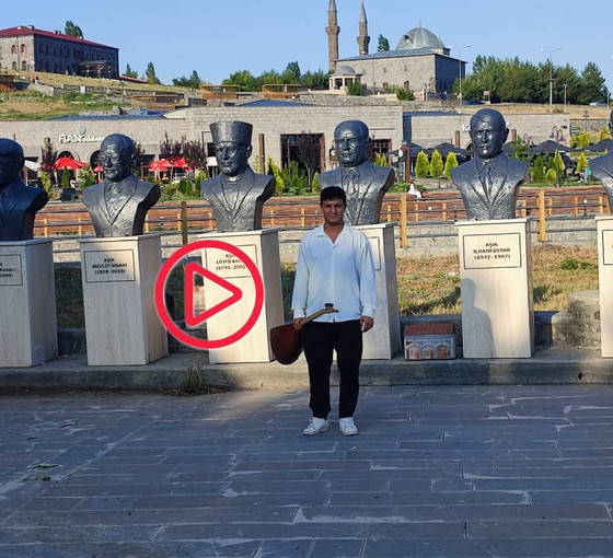 Âşık Atacan Eprüzoğlu: 'Âşık halkın derdini alıp halka geri satar'