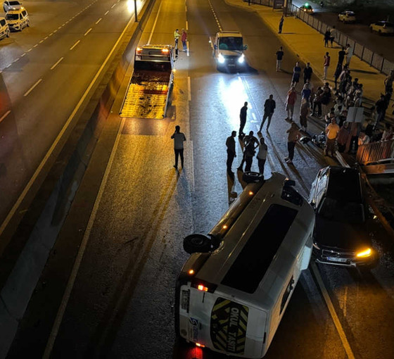 Kocaeli'nde işçi servisi kaza yaptı: 7 yaralı