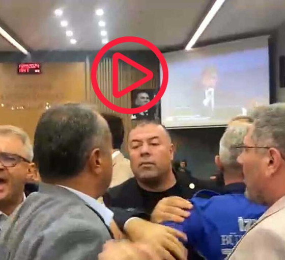İzmir'de AKP'li meclis üyesinin 'Gezi vandallığı' sözleri sonrası arbede yaşandı