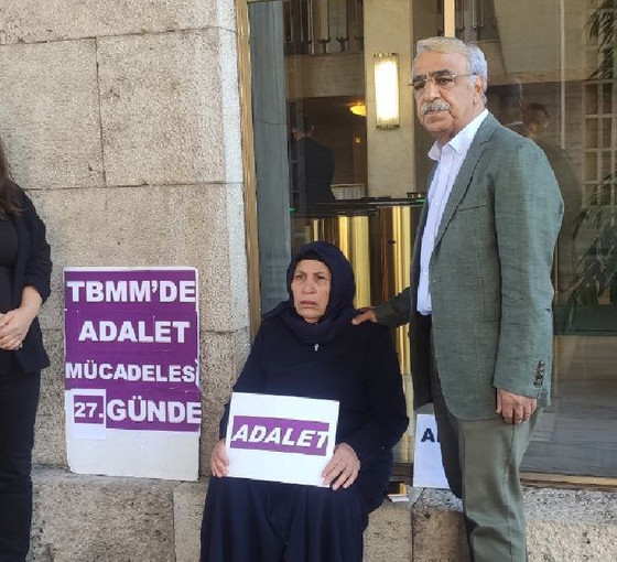 DEM Parti milletvekillerinden Şenyaşar'a ziyaret
