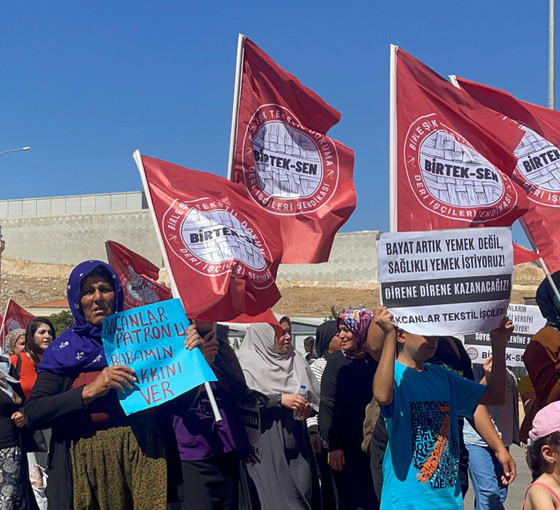 Direnişteki Akcanlar işçileri boykot başlattı: 'Otellerde sefa fabrikada cefa'