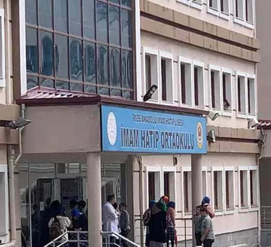 Okulda yangın merdiveninden düşen 14 yaşındaki çocuk öldü
