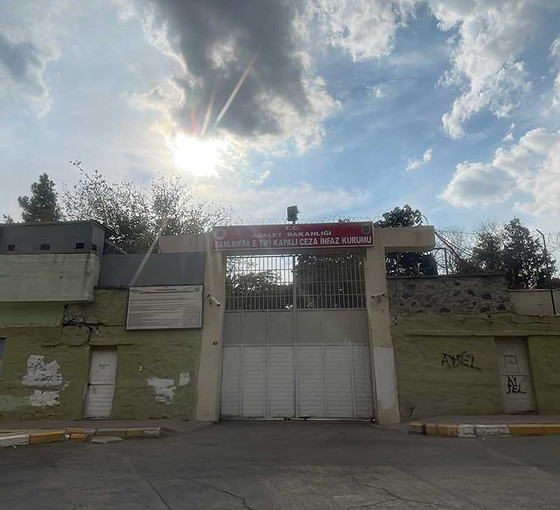 İsyanda 13 mahkumun öldüğü Şanlıurfa E tipi cezaevi yıkılıyor