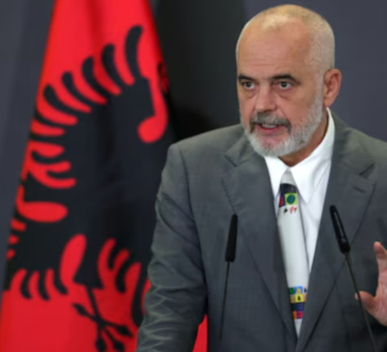 Arnavutluk, Bektaşiler için Vatikan tipi egemen bir devlet kuracak