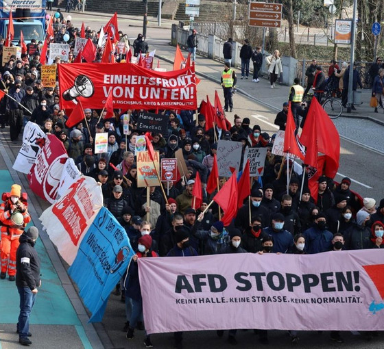 Brandenburg'daki seçimde 'korkulan' olmadı: SPD seçimi kıl payı kazandı