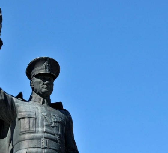 Atatürk'ü süslemeyi bırakın - onun yarattığı haksızlıkları çözmeyi düşünün!
