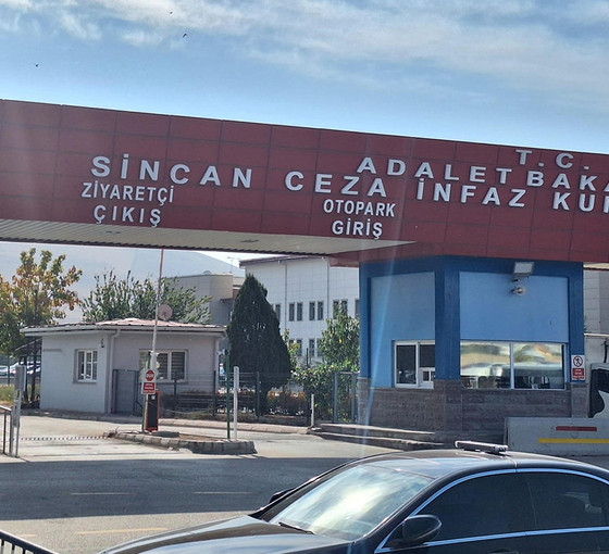 Sinan Ateş davası... Mahkeme, tetikçi Özyağcı'nın yaptığı 'tetik' işareti nedeniyle suç duyurusunda bulundu