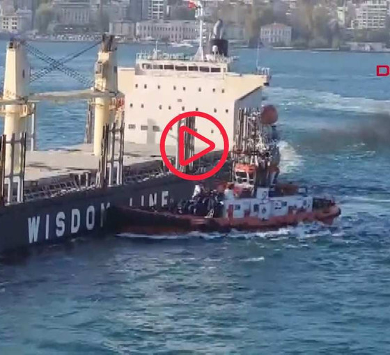 İstanbul Boğazı'nda iki yük gemisi çarpıştı