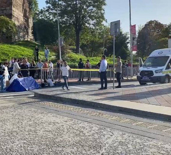 Fatih'te vahşet: İki kadını katletti, kestiği kafayı surdan aşağı attı