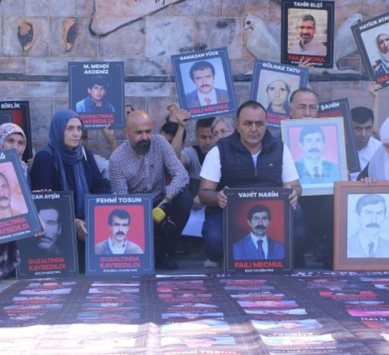 Kayıp yakınları dört kentten seslendi: 'İki elimiz yakanızda'