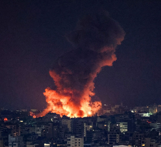 İsrail 'en kötü gecenin' ardından Beyrut'u yine vuruyor
