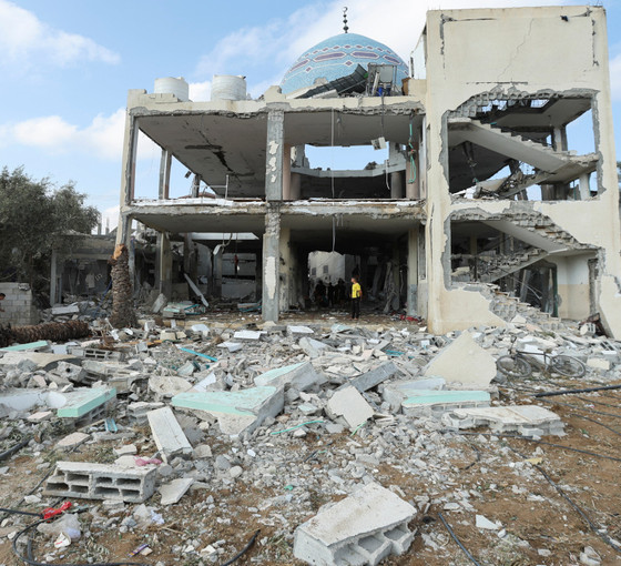 İsrail Gazze'de okul ve camiyi hedef aldı: 24 ölü, 93 yaralı