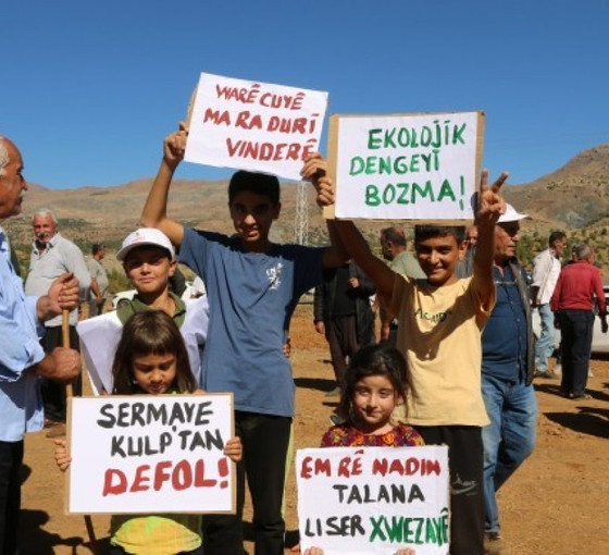 Kulp'ta madene karşı tepkiler büyüyor: 'Suyumuzu, bağlarımızı, ağaçlarımızı talan edecekler'