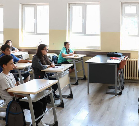 MEB, DEM Partili Akdeniz Belediyesi'nin kurslarındaki öğretmenleri tasarruf tedbirleri gerekçesiyle geri çekti