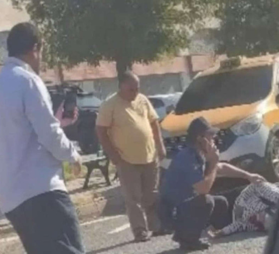 Boşanma davasından çıkan kadına adliye önünde bıçaklı saldırı: Hayati tehlikesi var