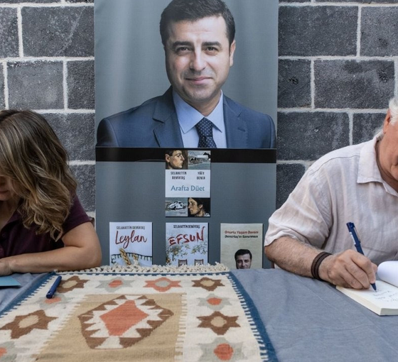 Çok sıradışı ve özgün bir roman