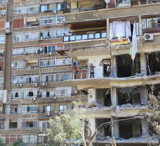 İsrail'den Lübnan'ı Suriye'ye bağlayan yola hava saldırısı