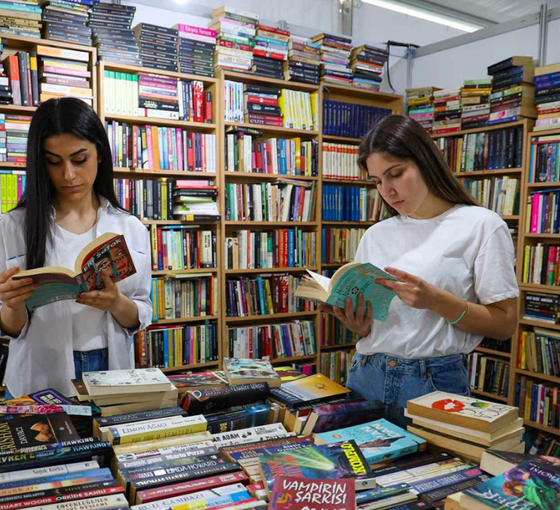 Z kuşağı okuyor