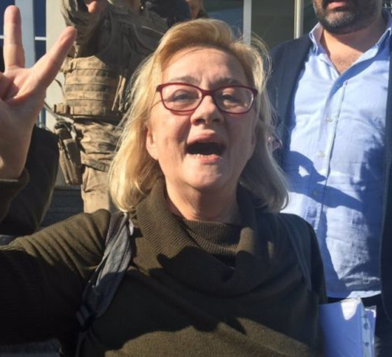 Mücella Yapıcı'nın açtığı 'çıplak arama' davasında iki polise hapis