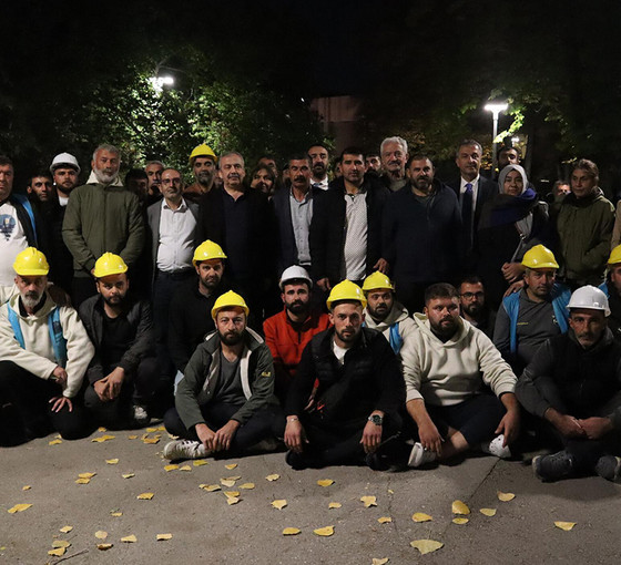 Fernas işçileri işverenle masaya oturmak için Soma'da... İşçi heyeti, görüşme için maden ocağına gitti