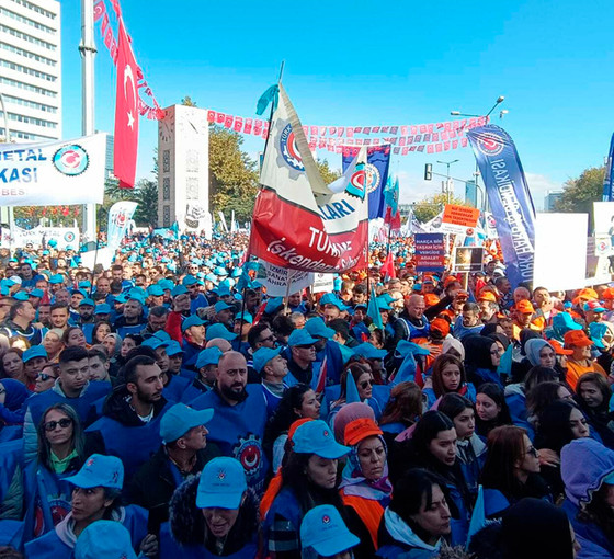 Türk-İş'ten 'Zordayız, geçinemiyoruz” mitingi... İşçiler Ergun Atalay’ı yuhaladı: 'Sarı sendika istemiyoruz'