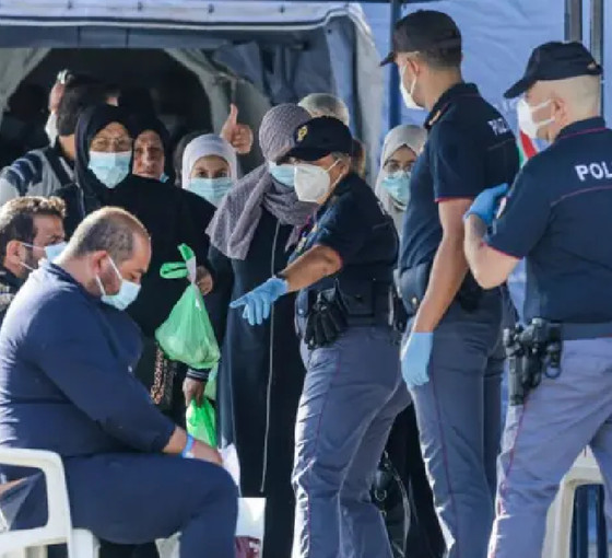 İtalya’da Türkiye ve Irak merkezli göç örgütüne operasyon: 13 gözaltı