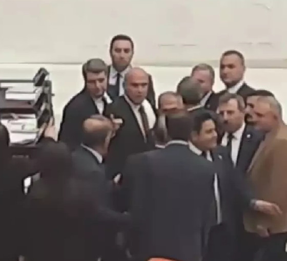 Meclis'te İYİ Parti ve DEM Parti arasında tartışma: Barışa dair konuşma başlamıştır, engel olamazsınız