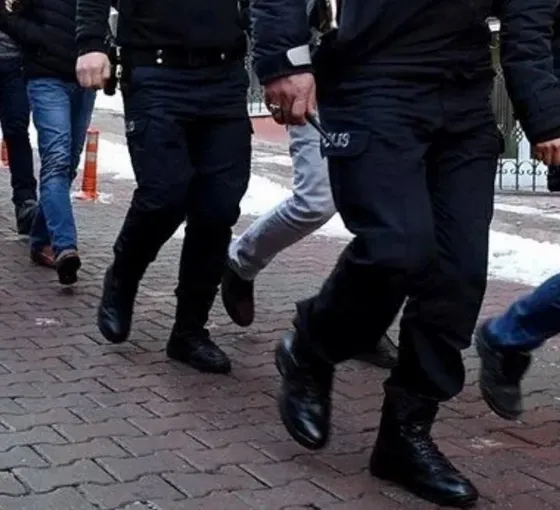 İstanbul'da gözaltına alınan 38 kişiden 19'u tutuklandı